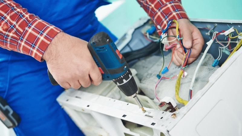 Akhisar Esty Esty çamaşır makinesi kart tamiri – Su almama arızası orijinal parça ile giderildi. - Teknik servis örneği